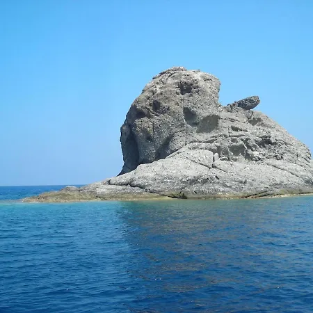 Kalamos Due דירה